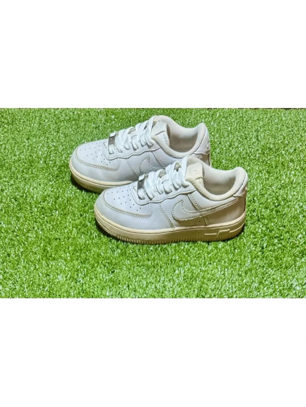 Nike Air Force 1 Low – Triple White Size: 1Y (Youth)